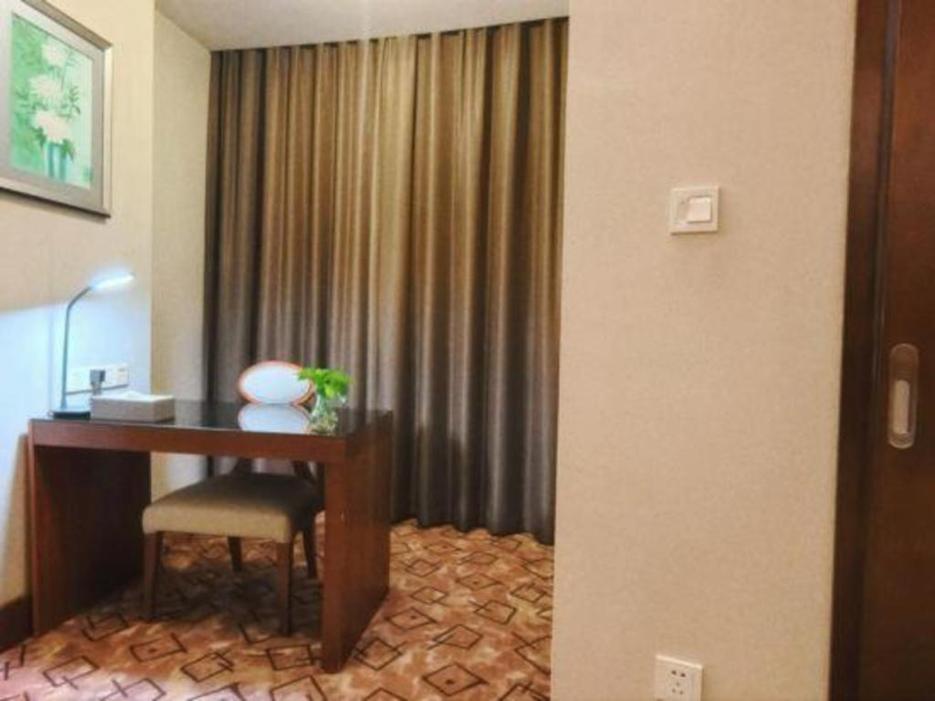 Noble Center Hotel