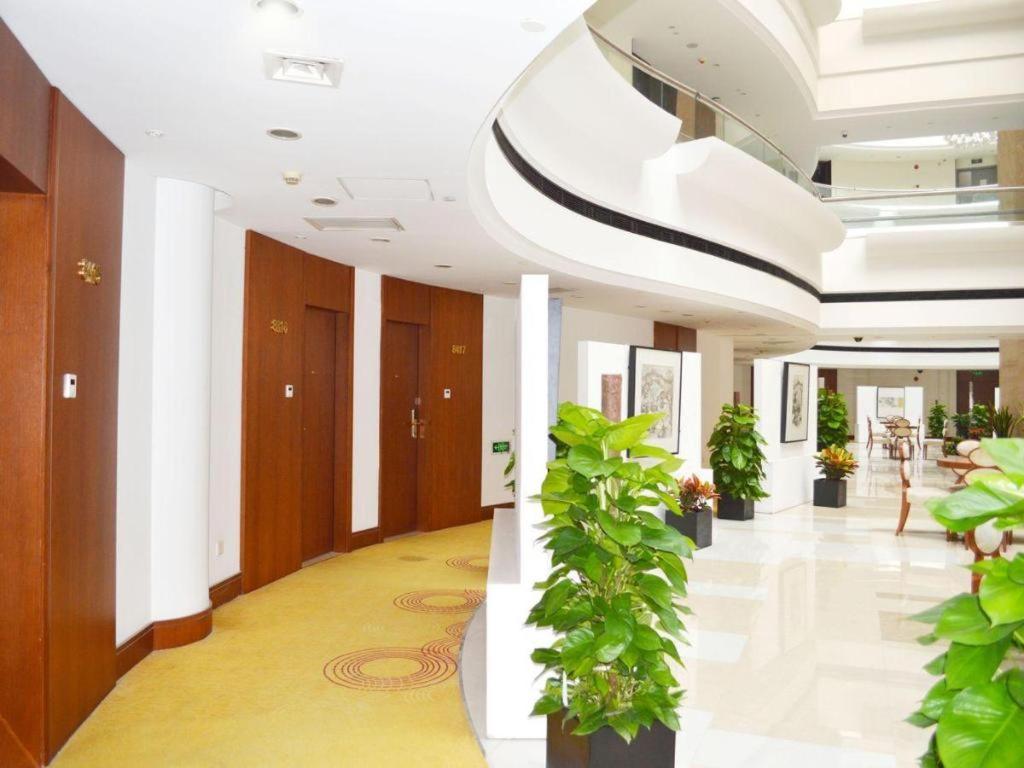 Noble Center Hotel Shanghai