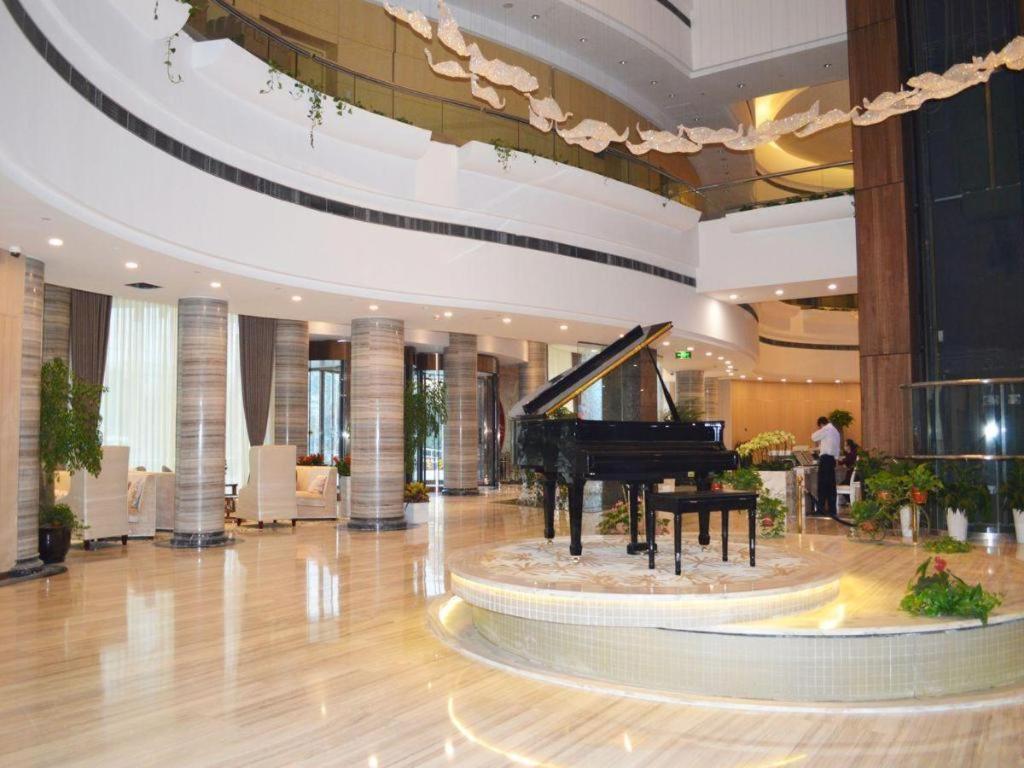 Noble Center 3* Shanghai