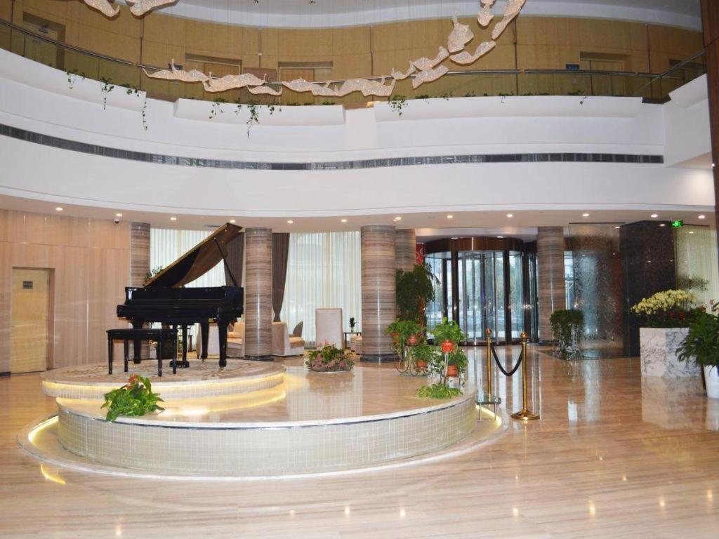 Noble Center Hotel