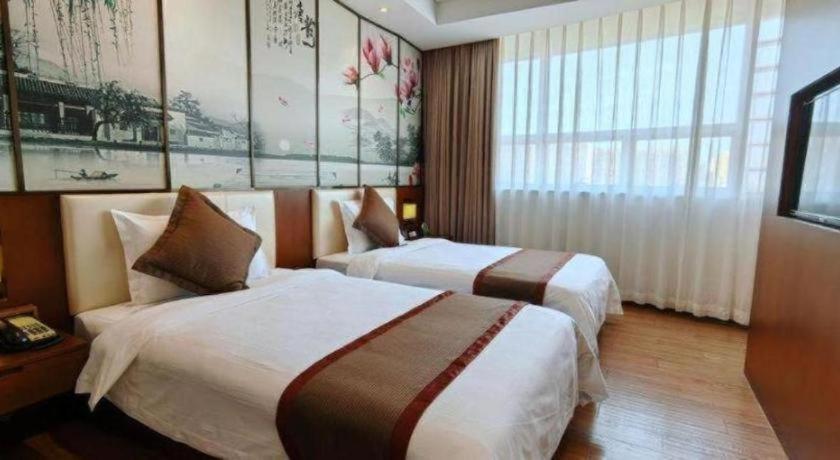 Hotel Noble Center